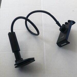 Peace of Mind adjustable desk phone holder in black w bendable wire